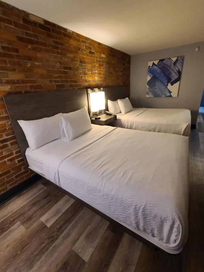 Travelodge By Wyndham Бари Екстериор снимка