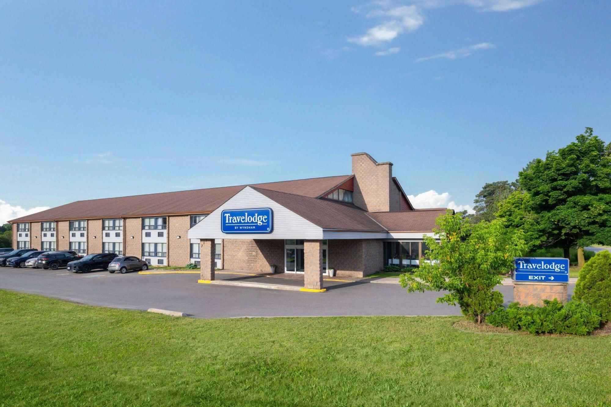Travelodge By Wyndham Бари Екстериор снимка